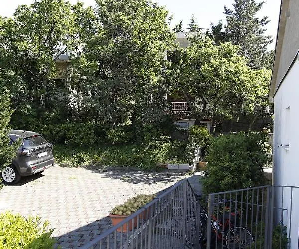 Apartment G&s